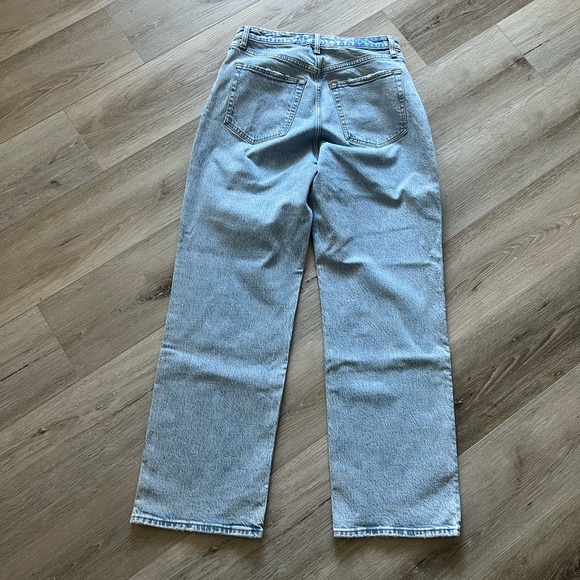 Abercrombie & Fitch
The 90s Relaxed Jean
High Rise
Curve love - Picture 3 of 3